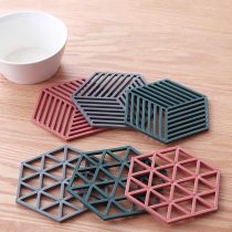 Deolven Silicone Table Mats,6 Pieces Insulated Flexible Durable Non Slip Coasters Kitchen Table Protector Mat Heat Trivet Mat for Bowl Dishes Blue/Grey/Orange 16 * 14cm