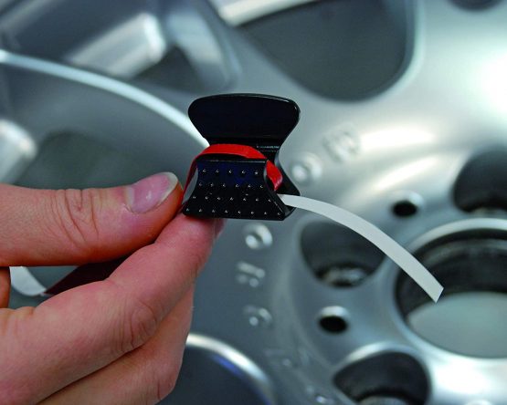 Foliatec FT34387 PIN-Striping rim design red - Width 6mm: 4x2,15 meter - Image 4