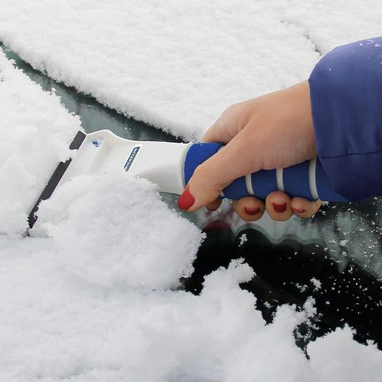 Michelin 92100 Ice scraper made of high-impact proof polystyrene - Blue/white - Image 2