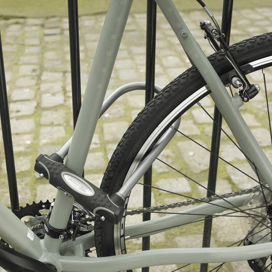 Master Lock Heavy Duty Bike D Lock [Key] [Universal Mounting Bracket] [Certified Bike Lock] [Police Approved] [Silver] 8195EURDPROCOLS - Ideal for Bike, Electric Bike, Mountain Bike, Road Bike, Foldin - Image 2
