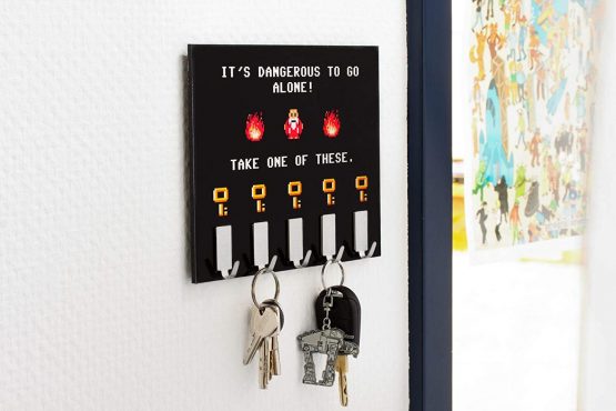 getDigital Dangerous To Go Alone Key Rack - Geeky Home and Office Decor Wall-Mounted Key Holder with 5 Metal Hooks - 21 x 16 cm - Image 3