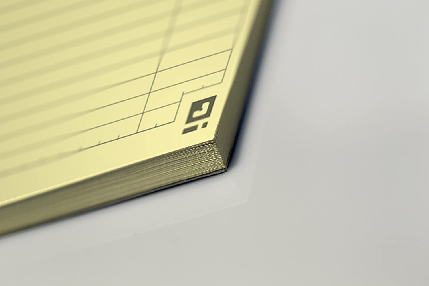 Oxford International Notepad 160 Pages A4 Pad + Punch Holes Lined Ligné Jaune, Yellow - Image 3