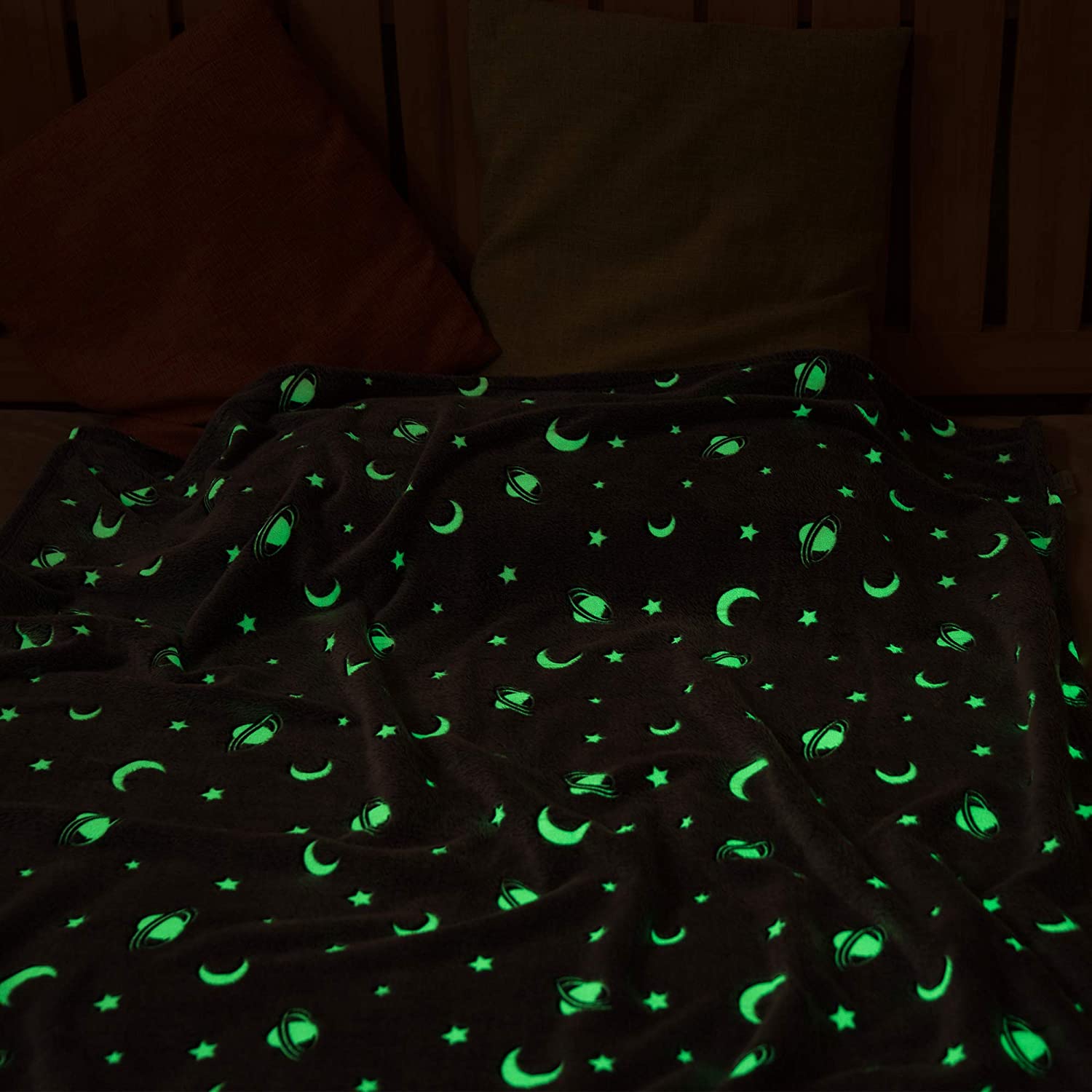 SOCHOW Glow in The Dark Throw Blanket 127cm x 150cm, Galaxy Stars Pattern Flannel Fleece Blanket, All Seasons Grey Blanket for Kids - Image 3