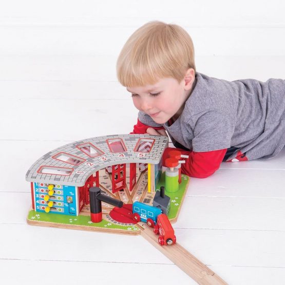 Bigjigs Rail Wooden Five Way Engine Shed - Other Major Rail Brands are Compatible - Image 2