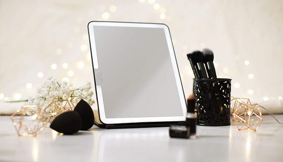 LUNA London Eclipse LED Lighted Travel Vanity Makeup Mirror | 3 Colour Light, Compact, Portable, Lighted, Rechargeable, Illuminated Mirror | Perfect for Travel, Makeup & Beauty Needs | Matte Black - Image 4
