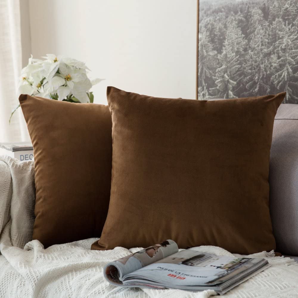 MIULEE Pack of 2 Velvet Soft Decorative Square Throw Pillow Case Cushion Covers Luxury Pillowcases for Livingroom Sofa Bedroom with Invisible Zipper 50cm x 50cm,20x20 Inches Chocolat