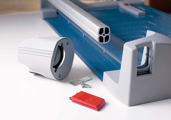 Dahle A3 Premium Trimmer 510mm Cutting Length/ 3.5mm Cutting Capacity - Blue - Image 3
