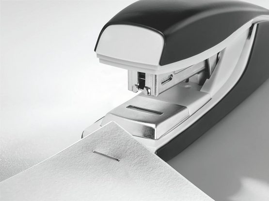 Leitz NeXXt 55050025 Flat Stapler 30-Sheet Capacity Red - Image 2
