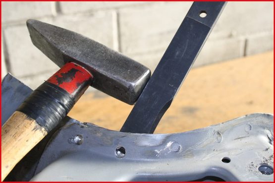 KS Tools 140.2162 Bodywork slitting chisel, 300mm - Image 3