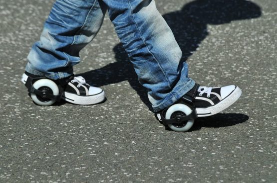 Hudora Kids' Bold Buddy's Heels Scooter, Black, One Size - Image 3