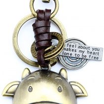 AuPra Funny Cow KeyRing Gift Idea Women & Men Leather New Home Vintage Animal Lovers KeyChain | Mum & Dad Novelty Friendship Charm Key Ring Present | Girl & Boy Cute Best Friend Mini Pendant