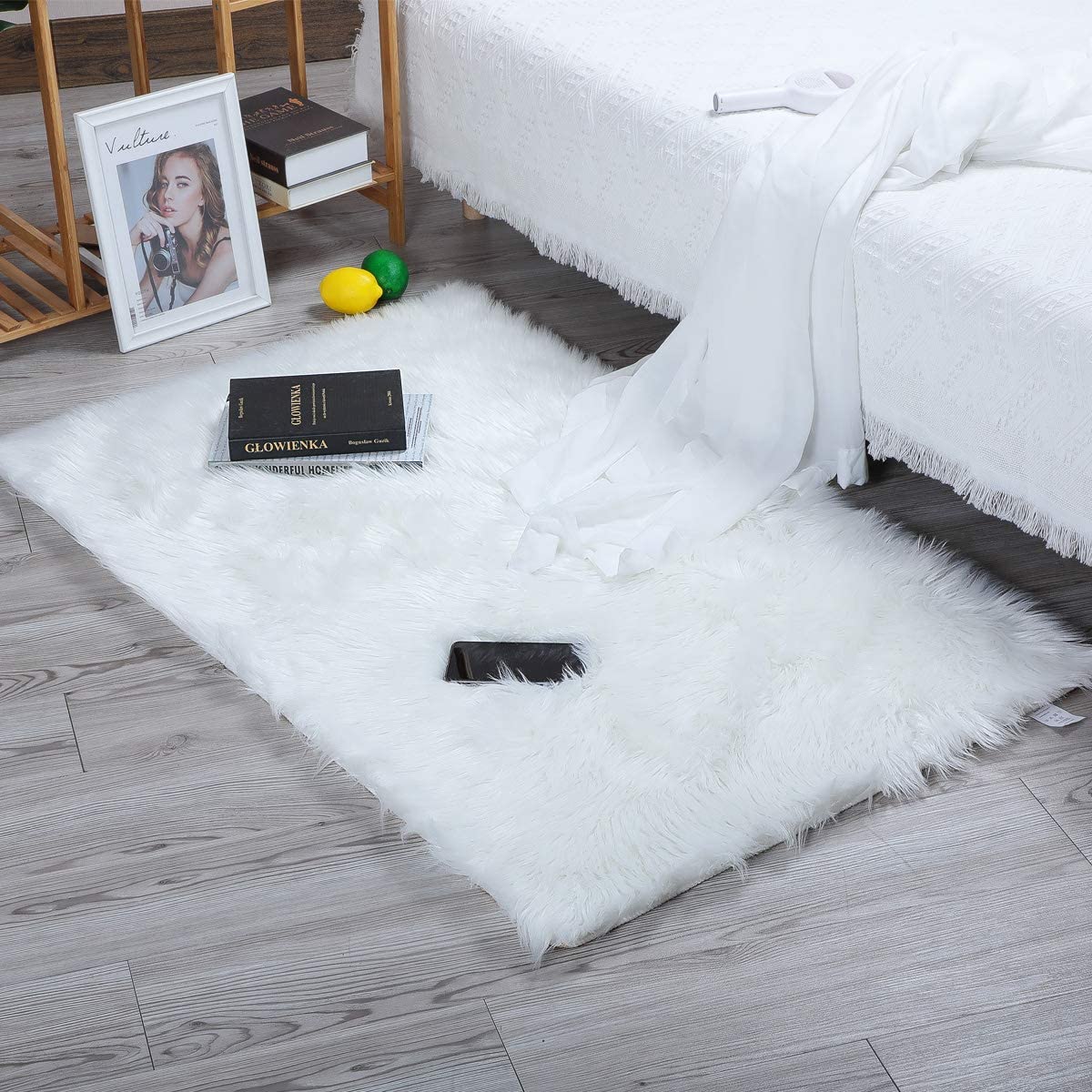 HEQUN Faux Fur Rug, Fluffy Rug, Shaggy Rugs,Faux Sheepskin Rugs Floor Carpet for Bedrooms Living Room Kids Rooms Decor (White