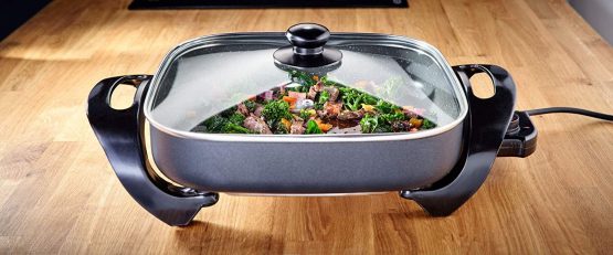 Judge JEA23 Electric Skillet Non-Stick with Vented Glass lid and Twin Carrying Handles Multi Cooker with Versatile Settings 2 Year Electrical Guarantee - Image 3