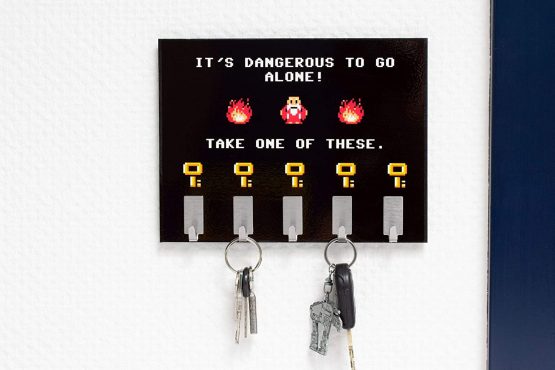 getDigital Dangerous To Go Alone Key Rack - Geeky Home and Office Decor Wall-Mounted Key Holder with 5 Metal Hooks - 21 x 16 cm - Image 2