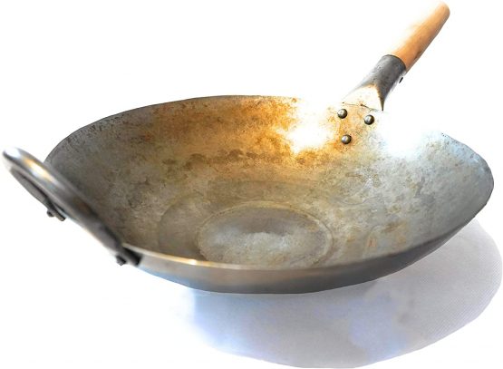 pasoli Wok | Flat Bottom | for The Stove (Including Induction) | 30 cm Diameter | Traditional Hand-Hammered Carbon Steel Wok | Wooden Handle | Natural Non-Stick Surface