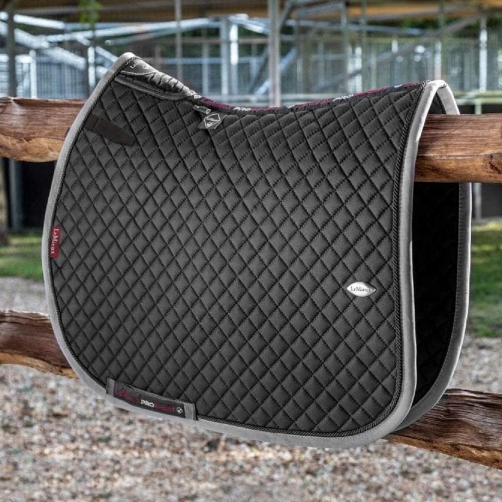 LeMieux Show Jumping Wither Relief Jump Saddle Pad, Saddle Pads for Horses, Equestrian Riding Equipment and Accessories - Image 3
