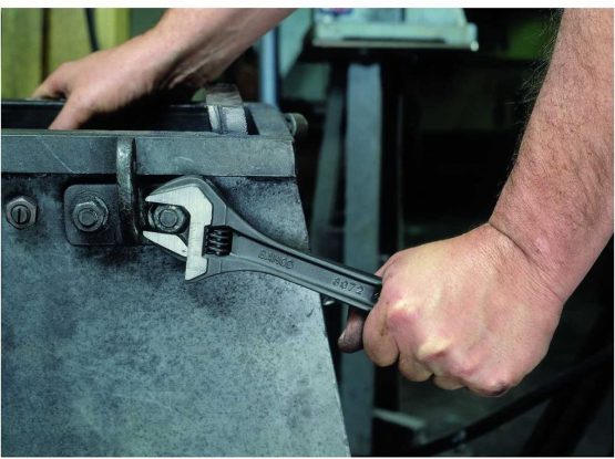 Bahco 8072 Black Adjustable Wrench, 250mm Length - Image 3