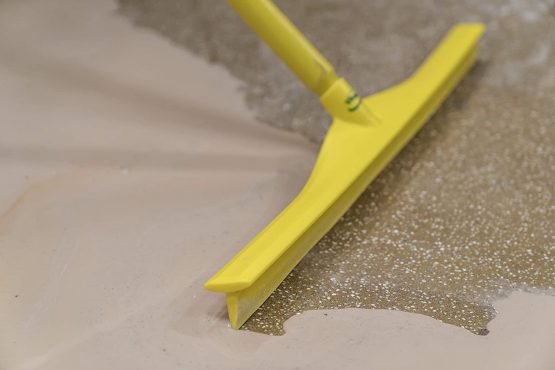 Vikan 71603 Ultra Hygiene Squeegee, Blue, 600 mm Length, 80 mm Width, 95 mm Height - Image 4
