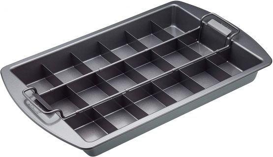 Chicago Metallic Professional Non-Stick Brownie Tin with Dividers and Loose Base, 23 x 33 cm (9" x 13"), Carbon Steel, Grey, 25 x 39.5 x 4 cm - Image 2