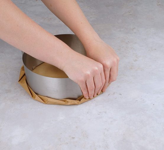 Dr. Oetker Adjustable Cake Ring - Diameter 16-30 cm - Perfect for Layered Cakes - Two Handles for Removing - Colour: Silver - Quantity: 1 - Image 3