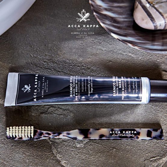 Acca Kappa Historical Black & White Toothbrush Soft Nylon - Image 4