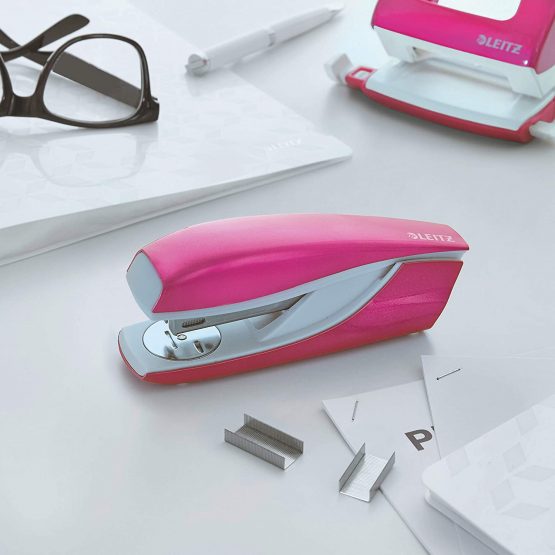 Leitz Stapler, 30 Sheet Capacity, Ergonomic Metal Body, Includes Staples, WOW Range, 55021023 - Metallic Pink - Image 2