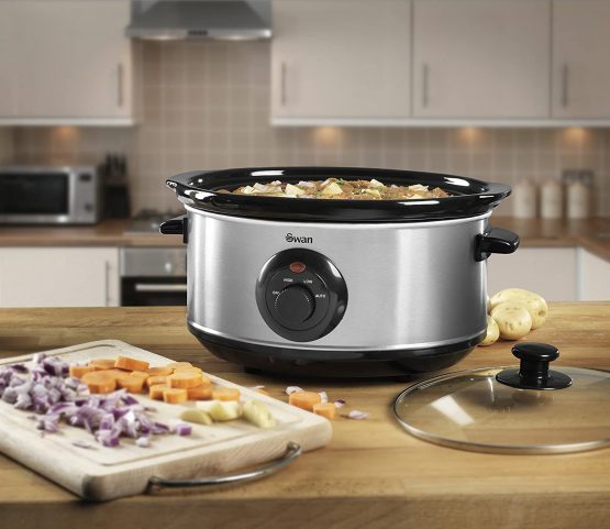 Swan SF17020N 3.5 Litre Oval Stainless Steel Slow Cooker with 3 Cooking Settings, 200W, Silver - Image 2