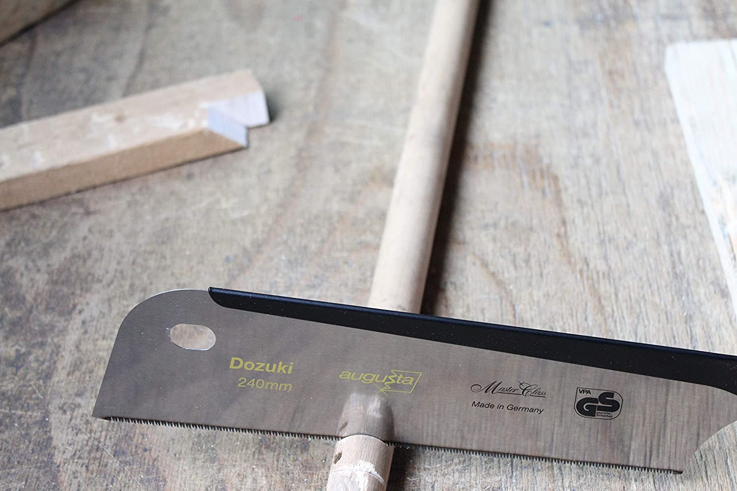 Augusta-Heckenrose Japanese Saw Dozuki, Traditional Saw with Sturdy Steel Back & Long Bast Handle, Three-Sided Diamond Cut - Image 2
