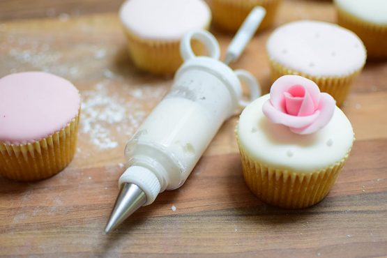 Tala Icing Syringe Set with 6 Nozzles - Image 3