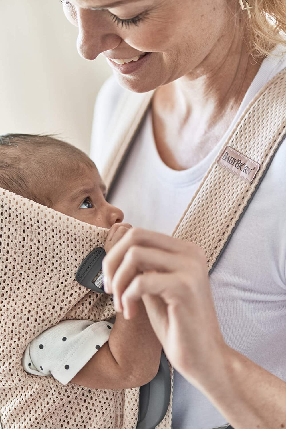 BabyBjörn Baby Carrier Mini, 3D Mesh, Pearly pink - Image 3