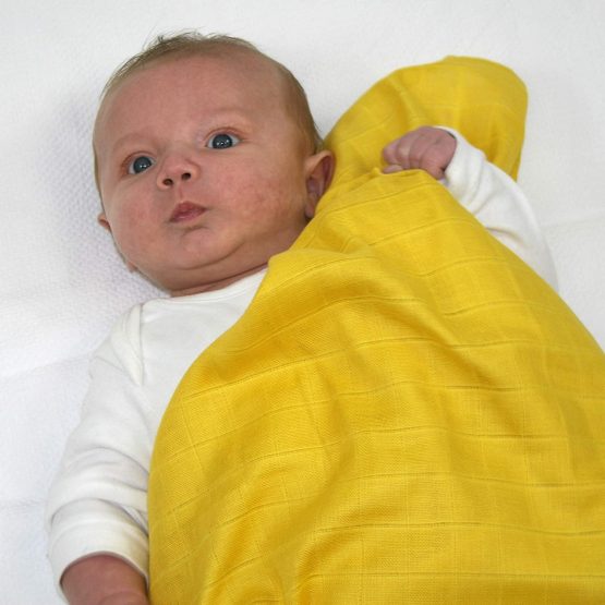 MuslinZ 6pk Baby Muslin Squares Burp Cloths 100% Pure Soft Cotton 70x70cm Yellow Stars - Image 3