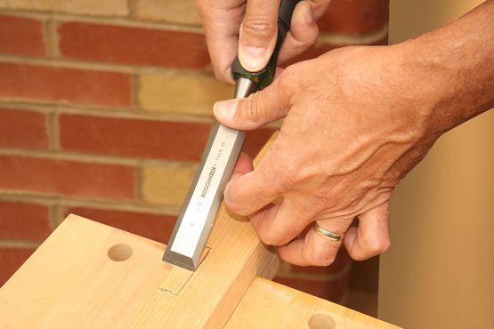 Roughneck ROU30125 Professional Bevel Edge Chisel - Image 4