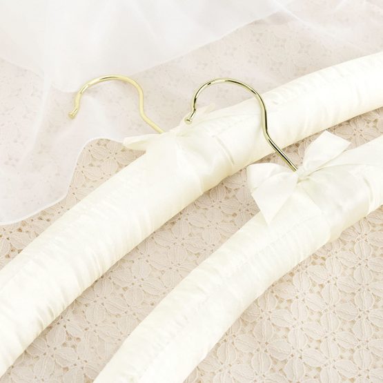 Hangerworld 4 Ivory Satin 43cm Padded Cushioned Coat Garment Dress Clothes lingerie Bridal hangers. - Image 3