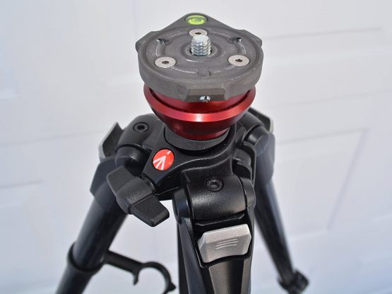Manfrotto 755CX3 Mdeve 50mm Half Ball Carbon Fiber Tripod with Center Column - Image 4