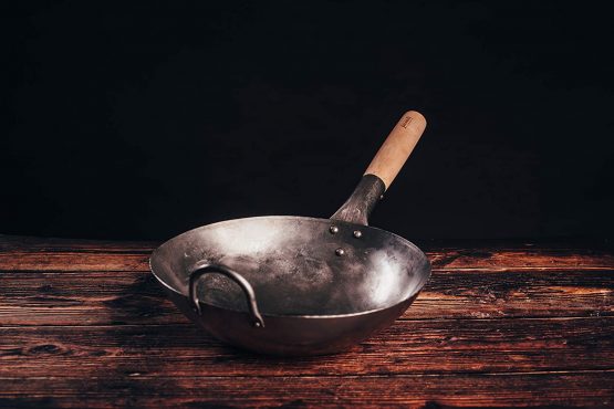 pasoli Wok | Flat Bottom | for The Stove (Including Induction) | 30 cm Diameter | Traditional Hand-Hammered Carbon Steel Wok | Wooden Handle | Natural Non-Stick Surface - Image 2