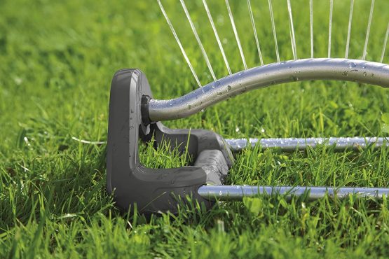 Gardena Aqua S Rectangular Sprinkler: Lawn Sprinkler for Watering Areas of 90-220 m², Range 7-17 m, Spread Maximum 13 m, Built-in Metal Filter (18700-20) - Image 4