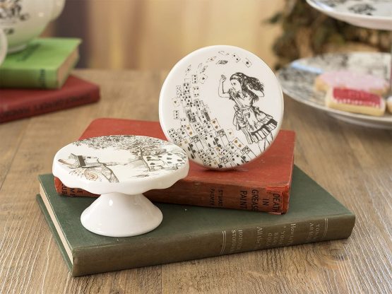 V&A Alice in Wonderland Mini Cake Stands, 10 x 10 x 5.3 cm - (Set of 2) - Image 2