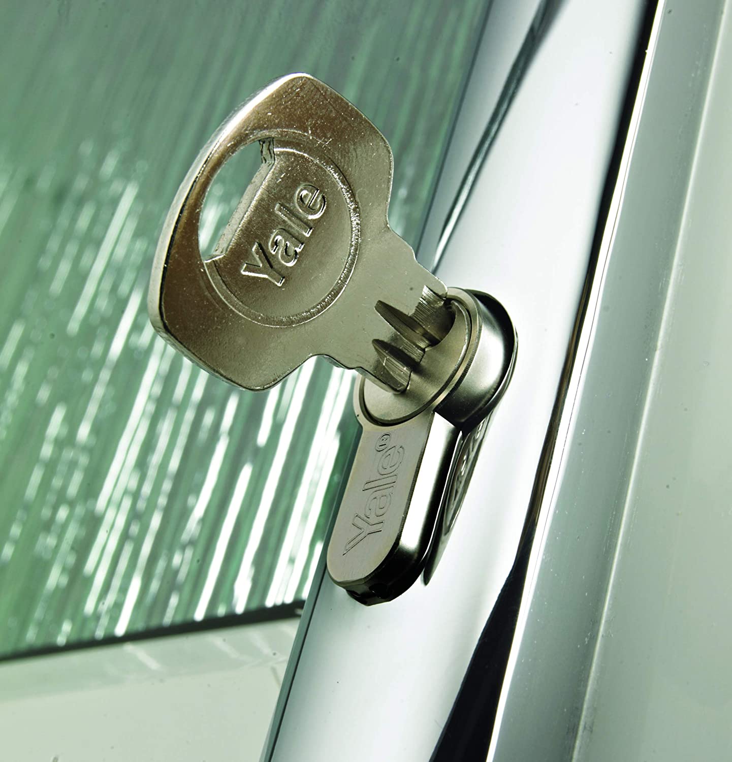 Yale Euro Double Cylinder, 3 Keys Supplied, Standard Security, Boxed, Suitable for All Door Types Nickel Finish, 30:10:30 (70 mm) - Image 4
