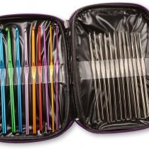 AKORD Pack Of 22 Sizes Multi-colour Aluminium & Steel Crochet Hooks Needles Yarn Weave Knit Craft Set In Case