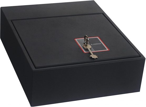 Arregui Black Camouflaged Safe for Cabinet Skirting Board - Image 2