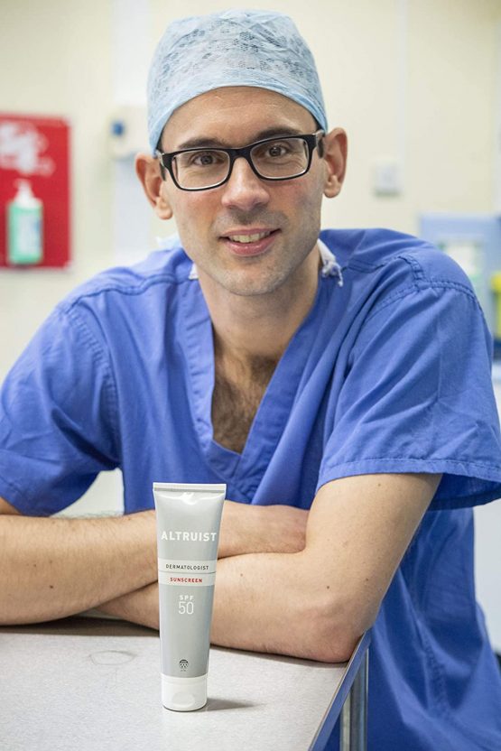 ALTRUIST. Dermatologist Sunscreen SPF 50 – Superior 5-star UVA protection by Dr Andrew Birnie, suitable for sensitive skin - 2 x 100 ml - Image 3