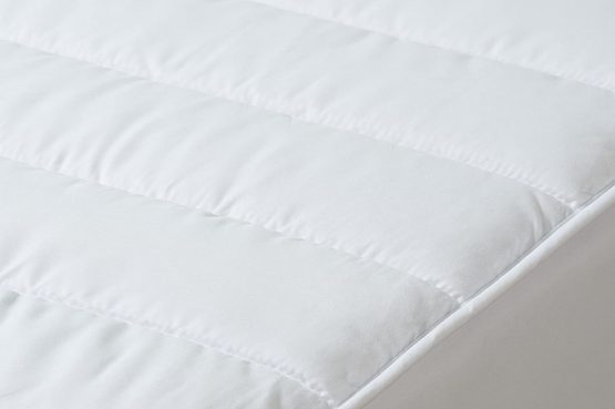 Velfont - Anti Dustmite Quilted Mattress Protector Double Size, 135 x190/200 cm Extra Deep Reversible with Silky Soft Mattress Topper. Anti Allergy and Anti bed bugs Quilted Bed Sheet - Image 2