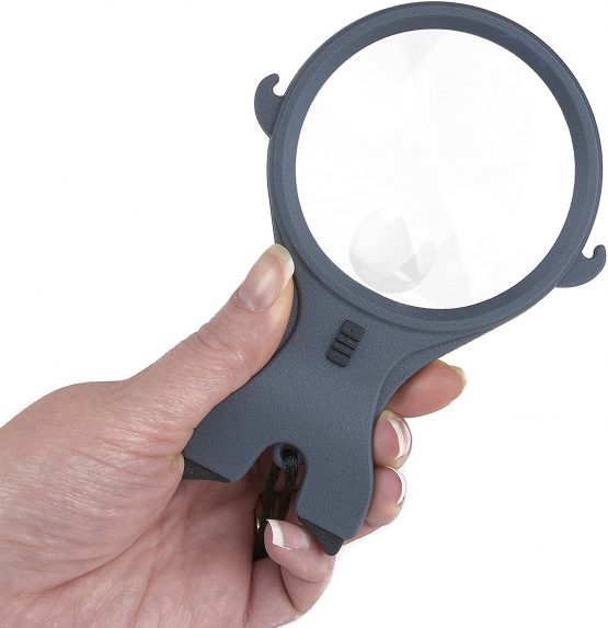 CARSON Lighted MagniLook Power LED Lighted Pendant Magnifier with 4.5X Spot Lens (LK-30) - Image 3