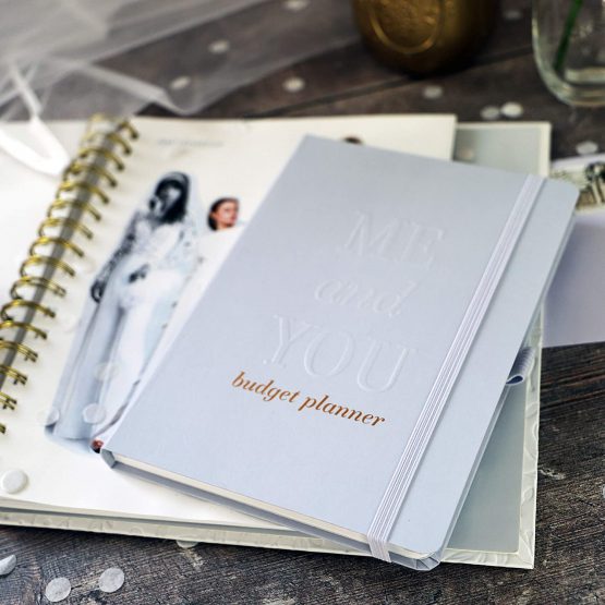 Busy B Wedding Budget Book - Monthly Budget Planner with Pockets, One Size - Image 2