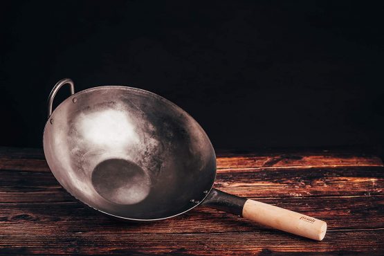 pasoli Wok | Flat Bottom | for The Stove (Including Induction) | 30 cm Diameter | Traditional Hand-Hammered Carbon Steel Wok | Wooden Handle | Natural Non-Stick Surface - Image 3
