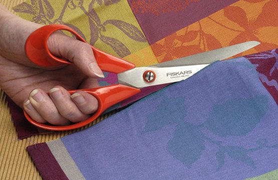 Fiskars Left-Handed General Purpose Scissors, Scissors Length: 21 cm, Steel/Synthetic Material, Classic, 1000815 - Image 2