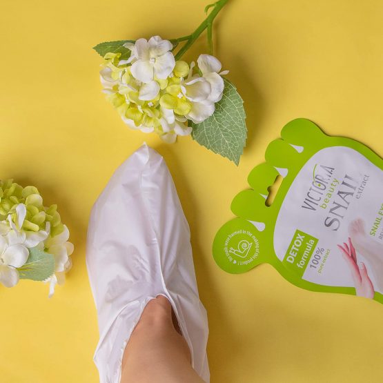 Victoria Beauty Softening, Nourishing and Smoothing “Sock-Type” Foot Mask for Dry or Damaged Feet and Heels, 30g - Image 2