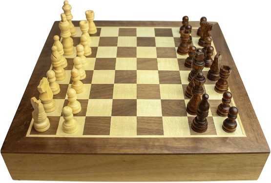 House of Marbles Deluxe Wooden Chess & Draughts Set - Image 2