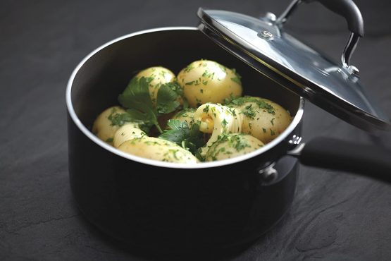 Kitchen Craft Master Class Aluminium Non-Stick Saucepan, Steel, Black, 18 cm - Image 2