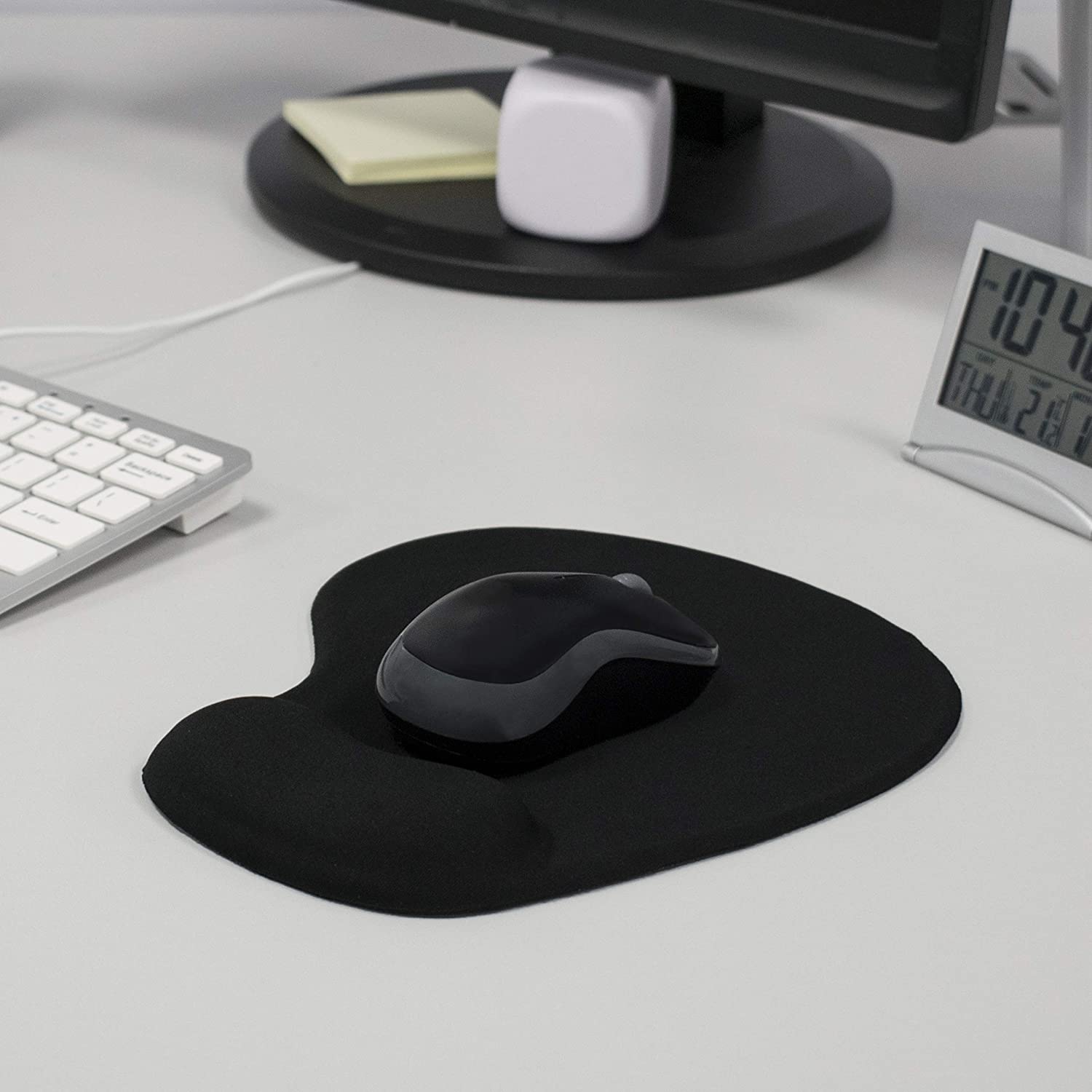 TRIXES Black Comfort Wrist Rest Support Mouse Pad, Non Slip Rubber Base -Mouse Mat with Gel Wrist Support, Anti Slip - Image 2